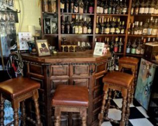 И ДА, И НЕ! Най-големият кроасан в София и провинциална младеж в Robin