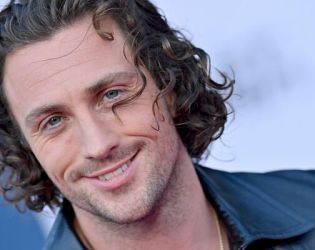 Аарън Тейлър-Джонсън отново влиза в надпреварата за ролята на Джеймс Бонд