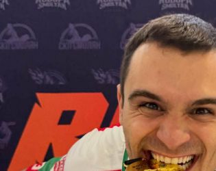 Юлиан Костов се пусна на плуване за ветерани