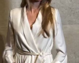 Джоли предизвика вълна от коментари след поява в Шанхай