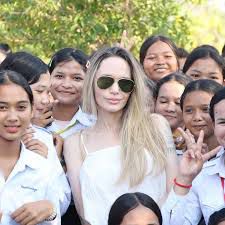 Анджелина Джоли ще популяризира туризма на Камбоджа