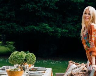 Клаудия Шифър показа Великденската си трапеза: ФОТО НА ДЕНЯ  