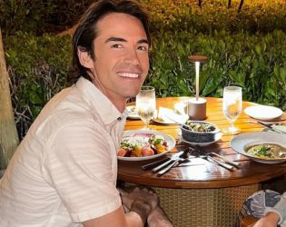 Вдовицата на Хю Хефнър, Кристъл Харис, отново каза „Да“