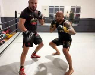 Валентинов и Илиев заедно след отхапаното ухо: ФОТО НА ДЕНЯ