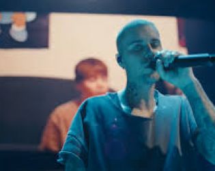 Джъстин Бийбър разгневи фенове с „лаптоп шоу“ на Коачела