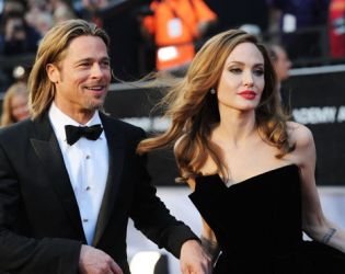 С $35млн.Анджелина измамила Брад, крила и документи