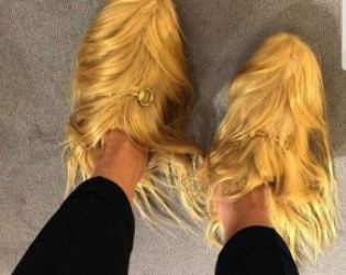 Тръмп в краката: ФОТО НА ДЕНЯ