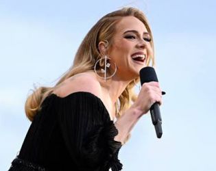 Адел се завръща