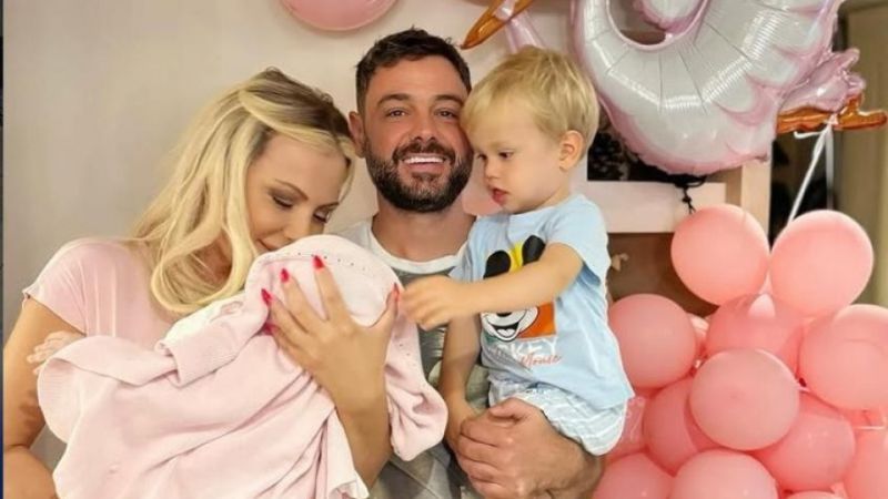 Камелия намекна, че е осиновила дъщеря си Касия