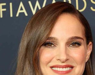 44-годишната Натали Портман обяви, че е бременна с трето дете