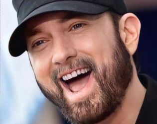 Еминем – дядо за втори път