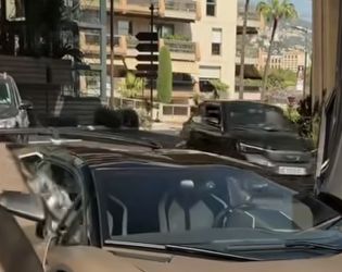 Гришо се фука с фамозно Lamborghini в Монако: ВИДЕО НА ДЕНЯ