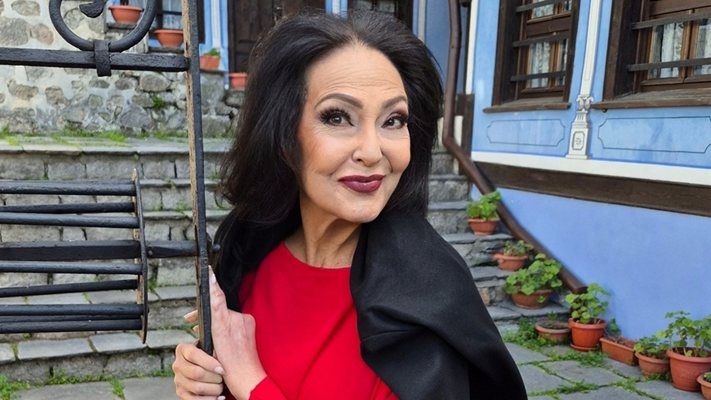 Стефка Берова шашна феновете с подмладена визия