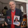 Ол.Стоун снима и рекламира книги в София
