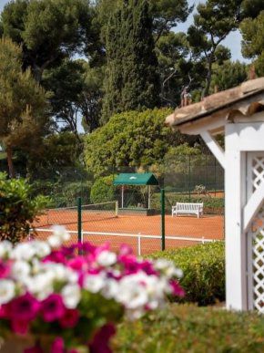 Ето тайното кътче на суперзвездите на Ривиерата Hotel du Cap-Eden-Roc с най-красивите му места