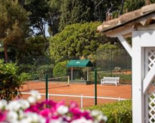 Ето тайното кътче на суперзвездите на Ривиерата Hotel du Cap-Eden-Roc с най-красивите му места