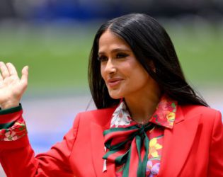 Салма Хайек блести на откриването на Световното първенство по футбол 2026 в Мексико Сити