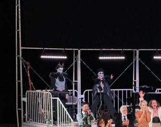 Премиерна вечер на „Вакханки“ на Народния в Епидавър (ВИДЕО)