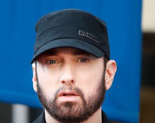 Еминем показа писмо от Доли Партън