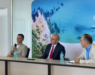 13% повече приходи в туризма, бордът на ТУИ у нас идния уикенд: Ресорният министър