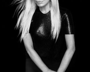 Донатела оставя Versace, пуска нов бранд – DV by Donatella