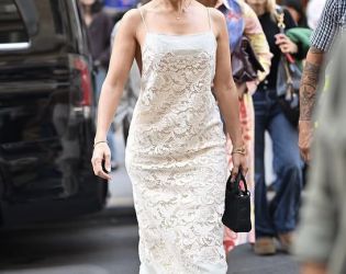 Джей Ло привлече погледите на ревюто на Dolce & Gabbana в Милано