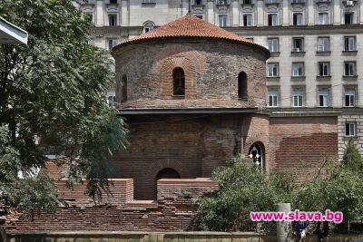 slava.bg : Ротондата 'Свети Георги' от 4-и век е най-старата действаща християнска църква в Европа slava.bg : Ротондата 'Свети Георги' от 4-и век е най-старата действаща християнска църква в Европа