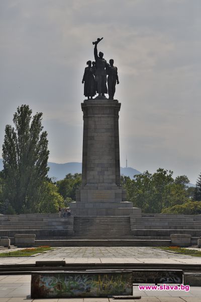 slava.bg : Паметникът на Съветската армия, влязла в България през 1944 г. е един от най-спорните в София slava.bg : Паметникът на Съветската армия, влязла в България през 1944 г. е един от най-спорните в София