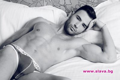 slava.bg : QueerWear.Net съблече Атанас Месечков за фамозно бельо slava.bg : QueerWear.Net съблече Атанас Месечков за фамозно бельо
