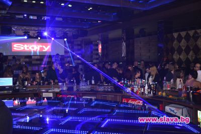 slava.bg : "19+20" -двоен празник за модната шефка Жени Калканджиева slava.bg : "19+20" -двоен празник за модната шефка Жени Калканджиева