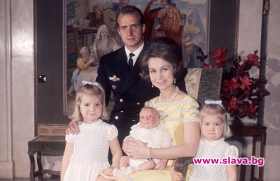 slava.bg : 1968 г. след раждането на престолонаследника и нов крал през 2014 г. Фелипе със сестрите му Елена и Кристина slava.bg : 1968 г. след раждането на престолонаследника и нов крал през 2014 г. Фелипе със сестрите му Елена и Кристина