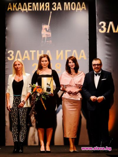slava.bg : Елиза Попова, Марина Младенова, Габриела Колева и проф. Любомир Стойков slava.bg : Елиза Попова, Марина Младенова, Габриела Колева и проф. Любомир Стойков
