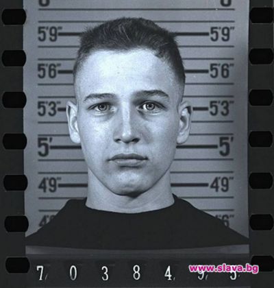 slava.bg : Пол Нюман, На 18 години (1943 г.). Пол Нюман служил във Военно-морския флот на САЩ slava.bg : Пол Нюман, На 18 години (1943 г.). Пол Нюман служил във Военно-морския флот на САЩ