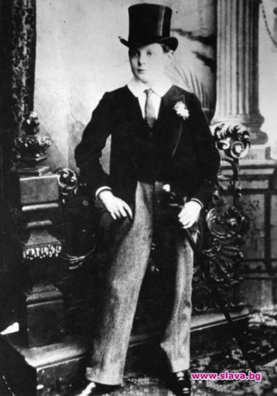 slava.bg : Уинстън Чърчил, На 14 години, в ученическа униформа (1889 г.) slava.bg : Уинстън Чърчил, На 14 години, в ученическа униформа (1889 г.)