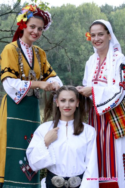 slava.bg : Първи фестивал на фолклорната носия в Жеравна slava.bg : Първи фестивал на фолклорната носия в Жеравна