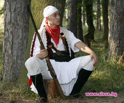 slava.bg : Първи фестивал на фолклорната носия в Жеравна slava.bg : Първи фестивал на фолклорната носия в Жеравна