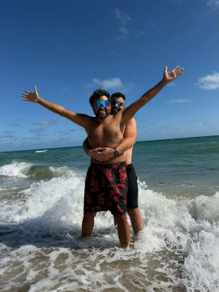 Меденият месец на Азис