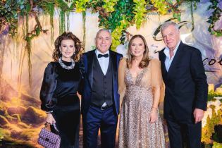 Илиана Раева се превърна в папарак за гала по случай рождения ден на Христо Стоичков на 60