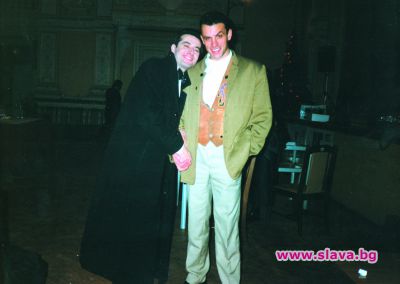 slava.bg : 6. С Юксел Кадриев, когото нежно нарича "булката-беглец" slava.bg : 6. С Юксел Кадриев, когото нежно нарича "булката-беглец"