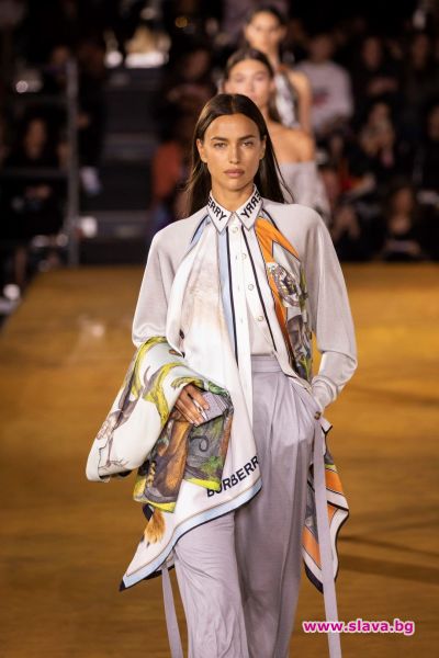 Сестрите Хадид и Ирина Шейк дефилираха за Burberry
